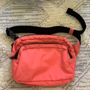 NWT BAGGU Fanny Pack